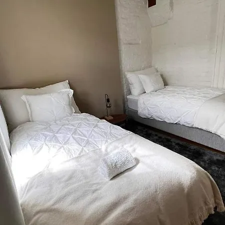 Bo I Historisk Bygning, Kort Vei Til Sentrum Apartmán *